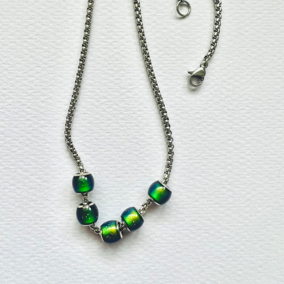 90s nostalgia Mood beads necklace on silver box chain 18” - Picture 3 of 4